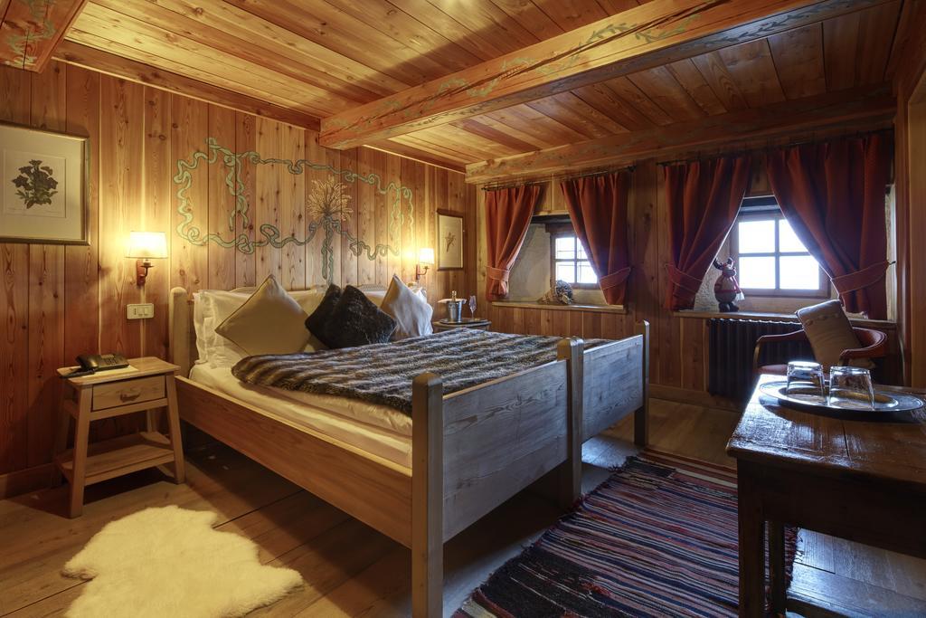 Hotellerie De Mascognaz Champoluc Extérieur photo