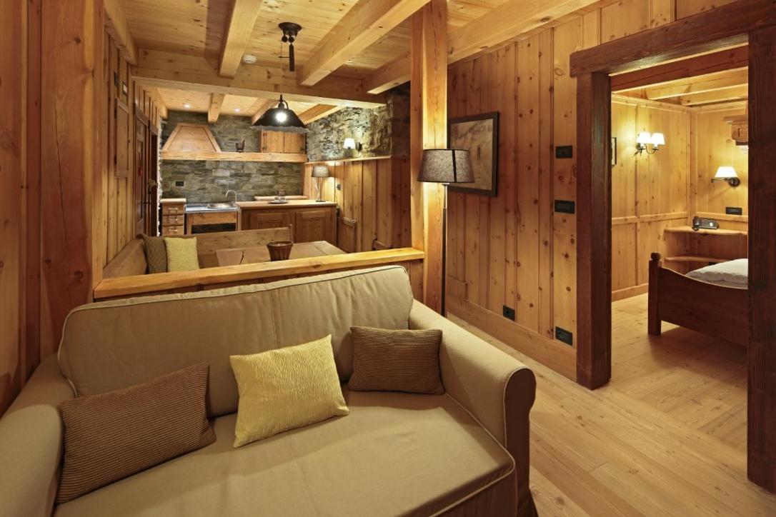Hotellerie De Mascognaz Champoluc Extérieur photo