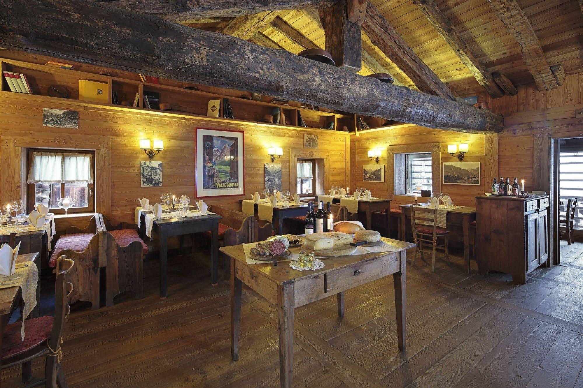 Hotellerie De Mascognaz Champoluc Extérieur photo