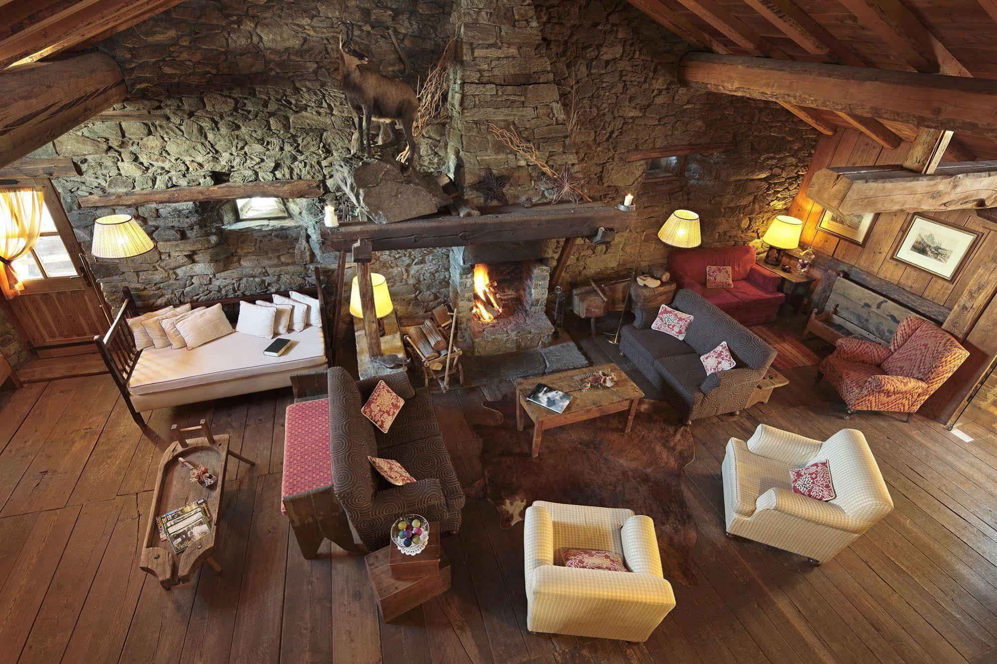 Hotellerie De Mascognaz Champoluc Extérieur photo